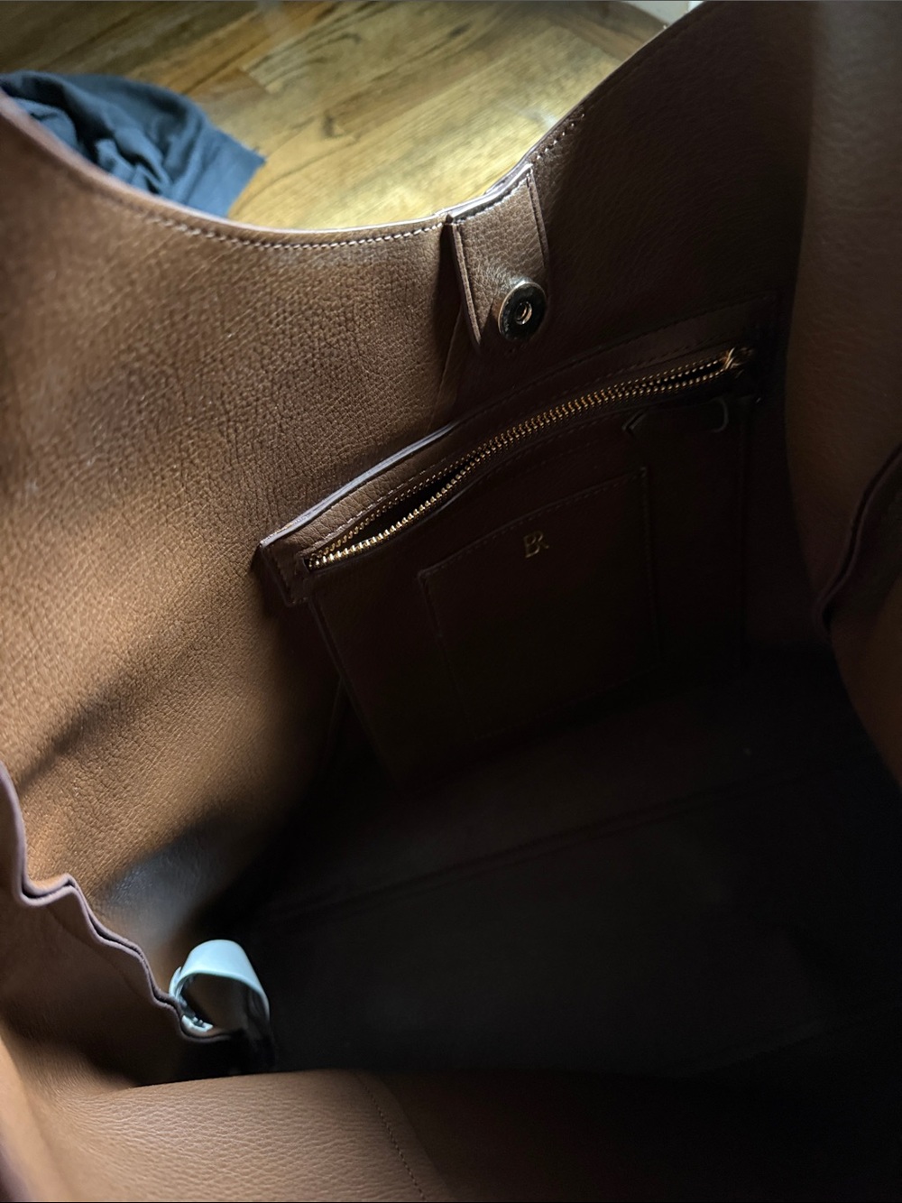 Banana republic chocolate Brown tote - Picture 4 of 4